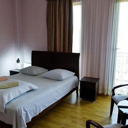 Guest House Tasunia Kutaisi Ngoại thất bức ảnh