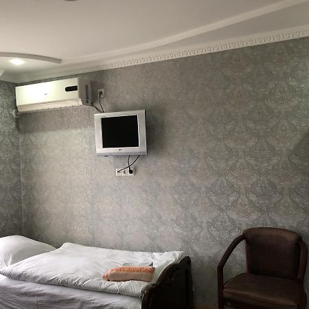 Guest House Tasunia Kutaisi Ngoại thất bức ảnh