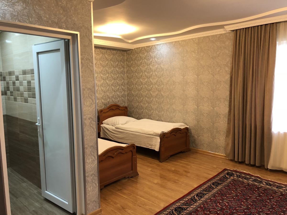 Guest House Tasunia Kutaisi Ngoại thất bức ảnh