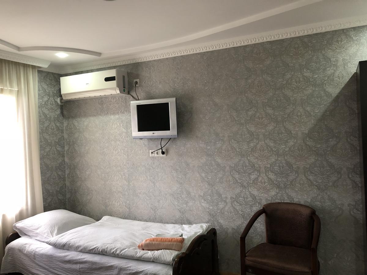 Guest House Tasunia Kutaisi Ngoại thất bức ảnh